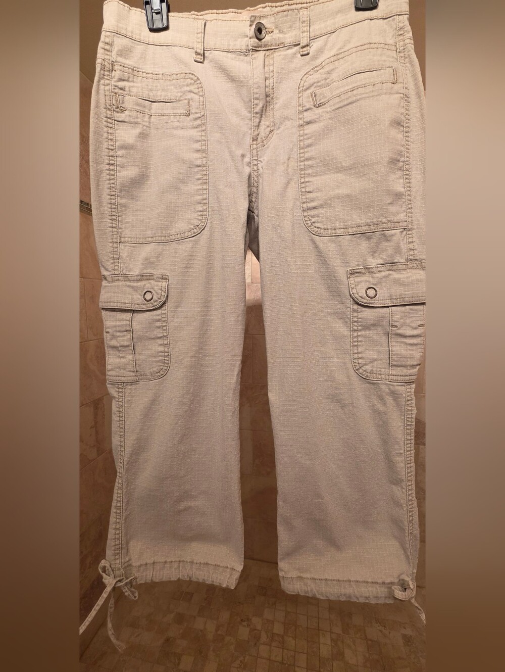 Vintage Y2K Style Cropped Cotton Utility Cargo Pants In Earthy Beige Color.